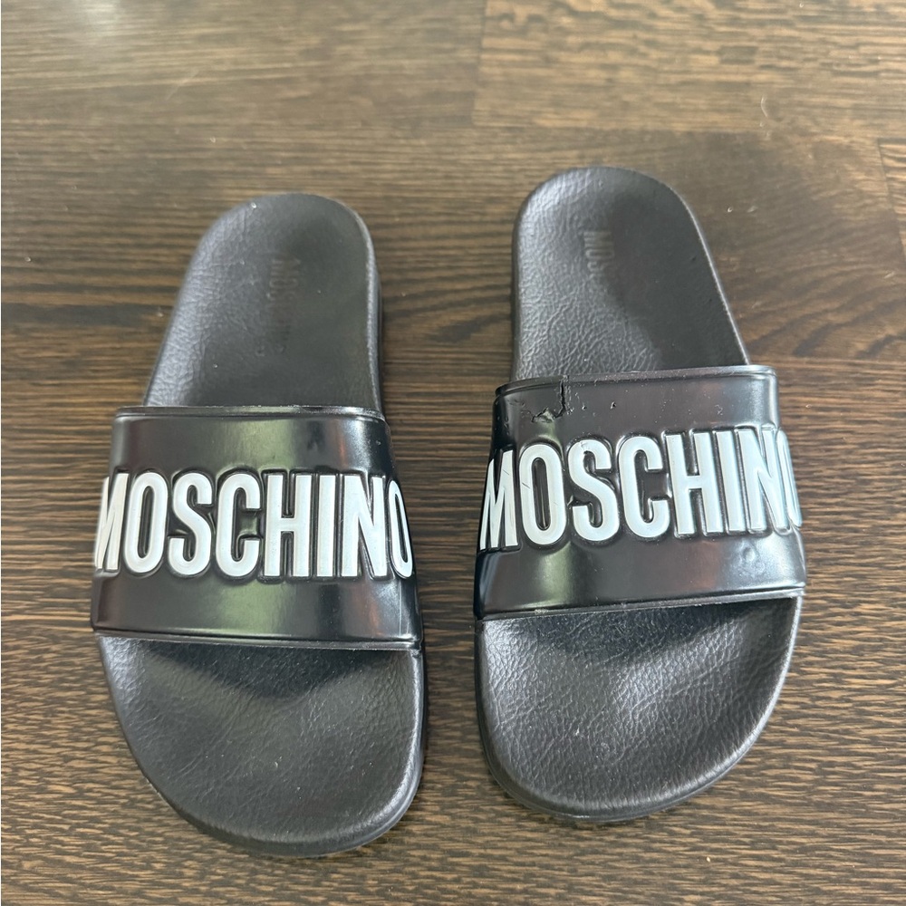 Women’s slides size 8